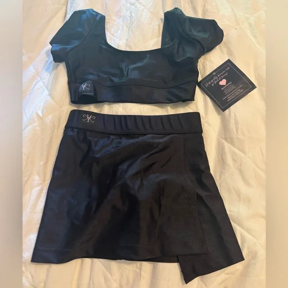 Listing for Holly - Picture 1 of 5